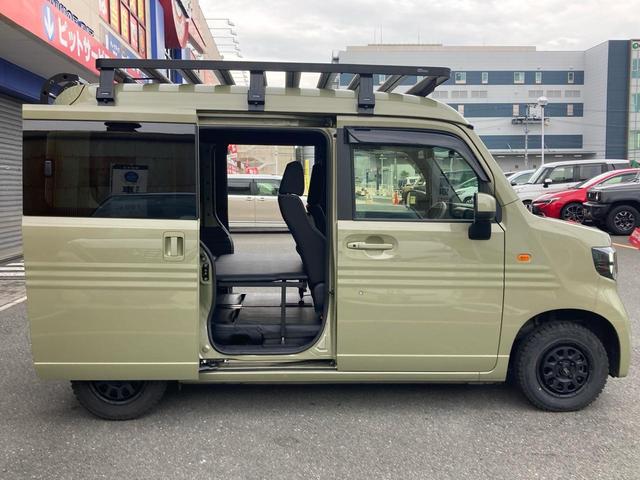 Ｎ－ＶＡＮ＋スタイル ファン・ターボ　ホンダセンシング　アダプティブクルーズコントロール　プッシュスタート　純正８インチナビ　フルセグＴＶ　バックカメラ　ベッドキット　ルーフラック　リアラダー　サイドオーニング　社外１２インチＡＷ　ＬＥＤ（52枚目）