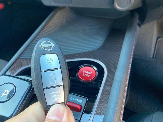 オーラ ニスモ　ワンオーナー　全方位運転支援システム　純正９インチナビ　フルセグＴＶ　全方位モニター　デジタルインナーミラー　前後ドライブレコーダー　ＥＴＣ２．０　ＬＥＤヘッドライト　純正１７インチＡＷ（11枚目）