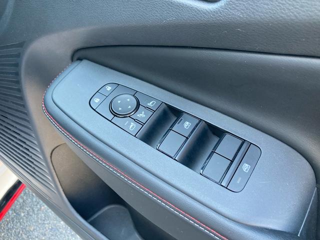 オーラ ニスモ　ワンオーナー　全方位運転支援システム　純正９インチナビ　フルセグＴＶ　全方位モニター　デジタルインナーミラー　前後ドライブレコーダー　ＥＴＣ２．０　ＬＥＤヘッドライト　純正１７インチＡＷ（28枚目）