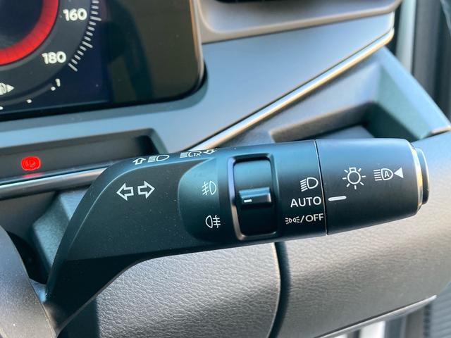 オーラ ニスモ　ワンオーナー　全方位運転支援システム　純正９インチナビ　フルセグＴＶ　全方位モニター　デジタルインナーミラー　前後ドライブレコーダー　ＥＴＣ２．０　ＬＥＤヘッドライト　純正１７インチＡＷ（30枚目）