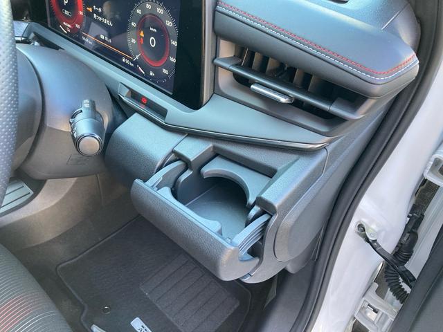 オーラ ニスモ　ワンオーナー　全方位運転支援システム　純正９インチナビ　フルセグＴＶ　全方位モニター　デジタルインナーミラー　前後ドライブレコーダー　ＥＴＣ２．０　ＬＥＤヘッドライト　純正１７インチＡＷ（38枚目）