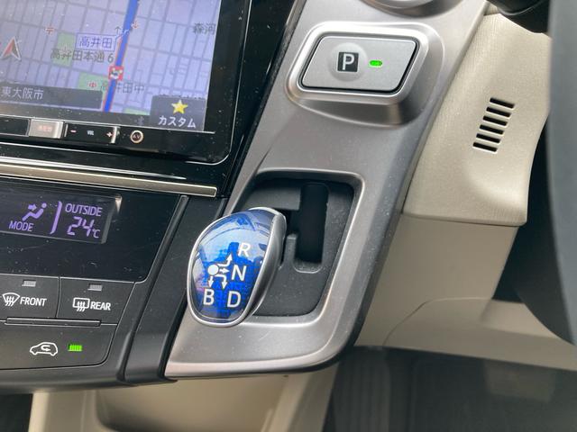 プリウスアルファ Gツーリングセレクション ワンオーナー プッシュスタート セーフティセンス レーダークルーズコントロール 社外9インチナビ フルセグTV バックカメラ ETC サイド&カーテンエアバック LEDヘッドライト 純正17インチAW(13枚目)