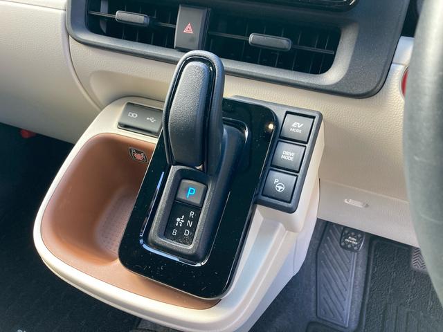 シエンタ ハイブリッドＺ　ワンオーナー　セーフティセンス　ブラインドスポットモニター　レーダークルーズコントロール　両側パワースライド　１０．５ディスプレイオーディオナビ　フルセグ　全方位カメラ　ＬＥＤヘッドライト（13枚目）