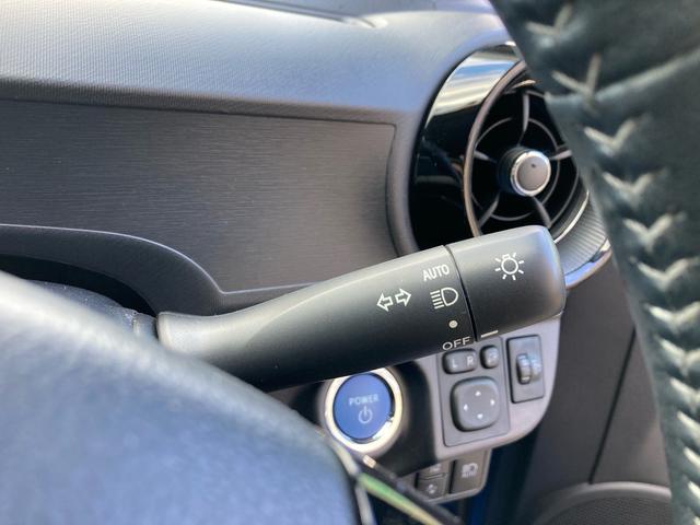 アクア クロスオーバー セーフティセンス スマートキー プッシュスタート ディーラー純正9インチナビ フルセグTV バックカメラ ビルトインETC オートエアコン プライバシーガラス オートライト 純正16インチAW(25枚目)