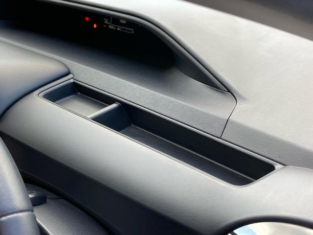 アクア クロスオーバー セーフティセンス スマートキー プッシュスタート ディーラー純正9インチナビ フルセグTV バックカメラ ビルトインETC オートエアコン プライバシーガラス オートライト 純正16インチAW(29枚目)