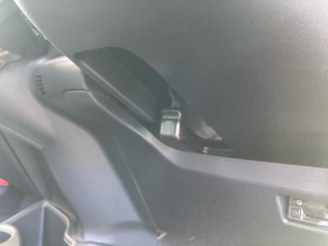 アクア クロスオーバー セーフティセンス スマートキー プッシュスタート ディーラー純正9インチナビ フルセグTV バックカメラ ビルトインETC オートエアコン プライバシーガラス オートライト 純正16インチAW(42枚目)