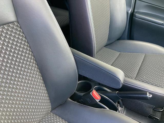 アクア クロスオーバー セーフティセンス スマートキー プッシュスタート ディーラー純正9インチナビ フルセグTV バックカメラ ビルトインETC オートエアコン プライバシーガラス オートライト 純正16インチAW(43枚目)