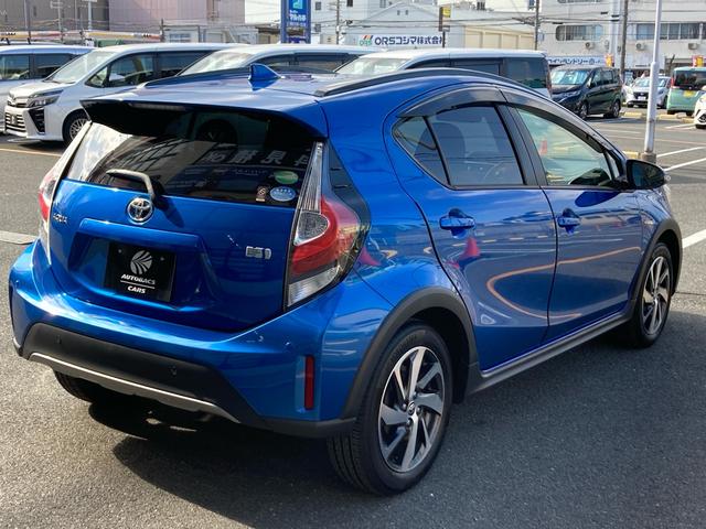 アクア クロスオーバー セーフティセンス スマートキー プッシュスタート ディーラー純正9インチナビ フルセグTV バックカメラ ビルトインETC オートエアコン プライバシーガラス オートライト 純正16インチAW(52枚目)