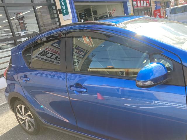 アクア クロスオーバー セーフティセンス スマートキー プッシュスタート ディーラー純正9インチナビ フルセグTV バックカメラ ビルトインETC オートエアコン プライバシーガラス オートライト 純正16インチAW(54枚目)