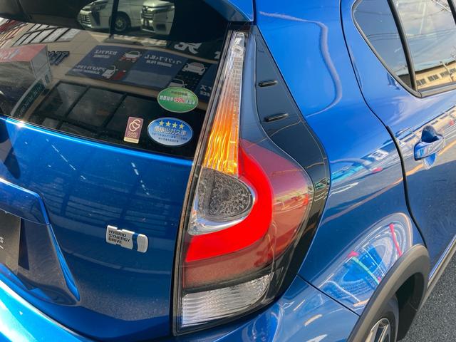 アクア クロスオーバー セーフティセンス スマートキー プッシュスタート ディーラー純正9インチナビ フルセグTV バックカメラ ビルトインETC オートエアコン プライバシーガラス オートライト 純正16インチAW(57枚目)