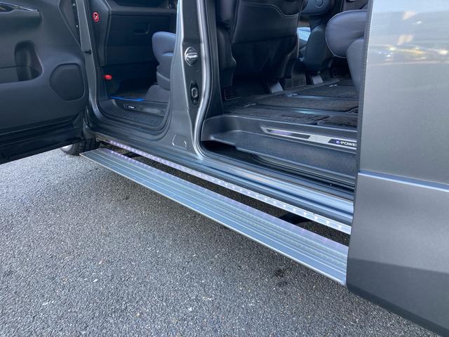 セレナ ｅ－パワー　ハイウェイスターＧ　ワンオーナー　プロパイロット　両側ハンズフリーパワースライドドア　左オートステップ　メーカー純正ナビ　純正フリップダウンモニター　アラウンドビューモニター　デジタルインナーミラー　前席シートヒーター（7枚目）