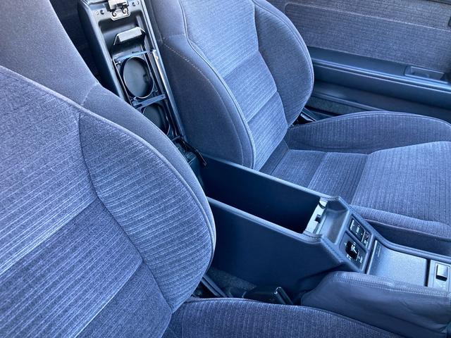 スープラ ２．０ＧＴツインターボワイドエレクトロニクス　ワンオーナー　ワイドボディー　ツインターボ　４速ＡＴ　クルーズコントロール　ＡＢＳ　オートエアコン　パワーウィンドウ　１６インチＡＷ（30枚目）