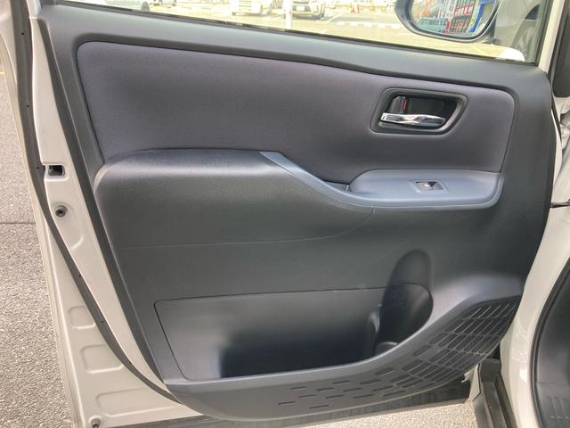 ヴォクシー ZS 煌 弊社レンタカーアップ 両側パワースライドドア スマートキー プッシュスタート パナソニックナビゲーション フルセグTV バックカメラ ステアリングリモコン LEDヘッドライト 純正16インチAW(37枚目)