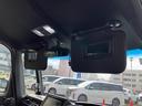 ☆運転席と助手席のサンバイザー裏にはちょっとした身だしなみチェックにとっても便利なバニティーミラーが付いてます。