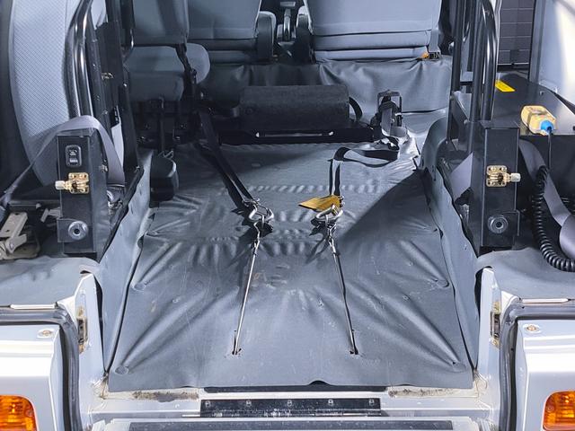 ハイゼットカーゴ スローパー　リヤシートレス仕様　折り畳み補助シート付　福祉車両　車椅子固定装置　両側スライドドア　社外ＣＤチューナー　プライバシーガラス　パワーウインドウ（41枚目）
