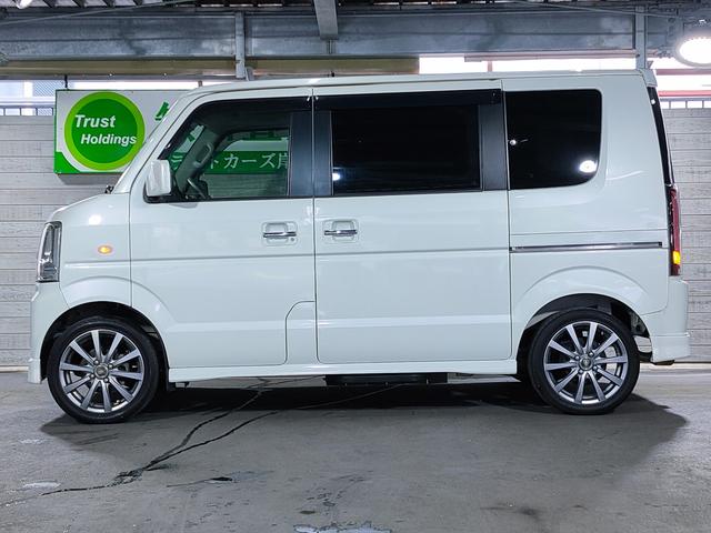 エブリイワゴン レザーセレクション　特別仕様車／ハーフレザーシート／両側パワースライドドア／ＨＤＤナビ／後席モニター／ＥＴＣ／追加スピーカー／サブウーハー／ＬＥＤヘッドライト／ＬＥＤフォグランプ／オートステップ／（10枚目）