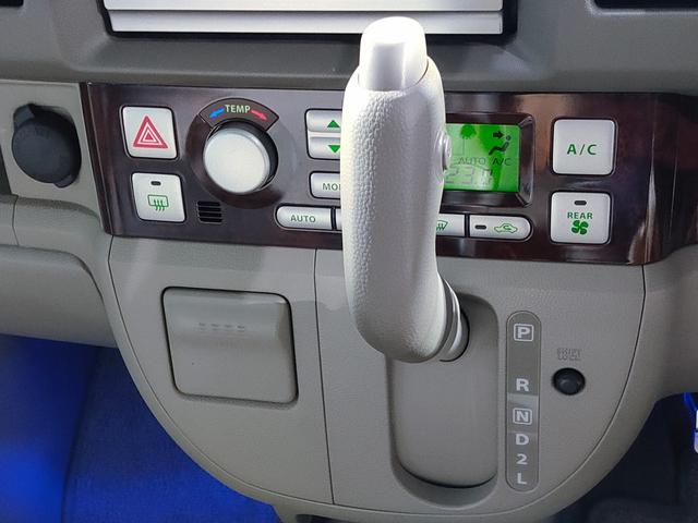 エブリイワゴン レザーセレクション　特別仕様車／ハーフレザーシート／両側パワースライドドア／ＨＤＤナビ／後席モニター／ＥＴＣ／追加スピーカー／サブウーハー／ＬＥＤヘッドライト／ＬＥＤフォグランプ／オートステップ／（16枚目）