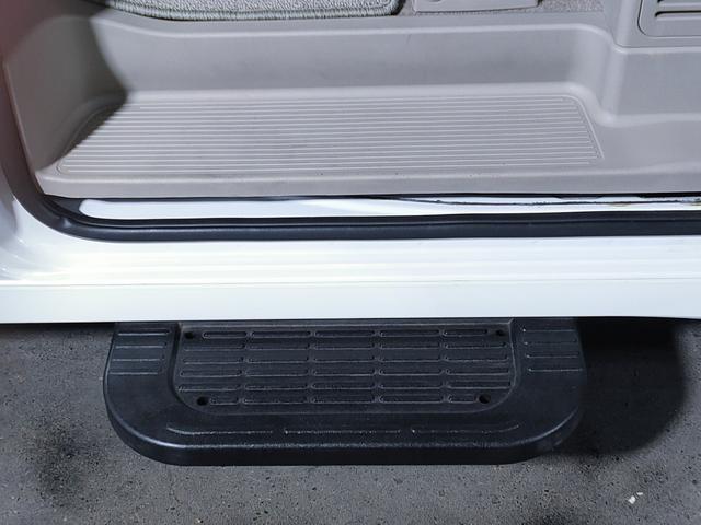 エブリイワゴン レザーセレクション　特別仕様車／ハーフレザーシート／両側パワースライドドア／ＨＤＤナビ／後席モニター／ＥＴＣ／追加スピーカー／サブウーハー／ＬＥＤヘッドライト／ＬＥＤフォグランプ／オートステップ／（29枚目）