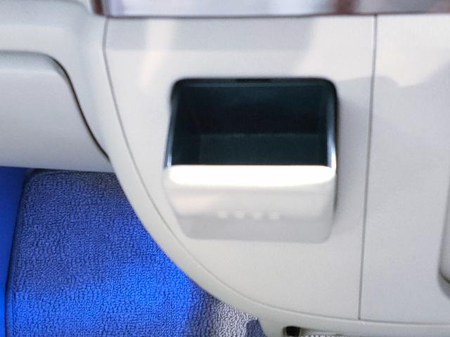 エブリイワゴン レザーセレクション　特別仕様車／ハーフレザーシート／両側パワースライドドア／ＨＤＤナビ／後席モニター／ＥＴＣ／追加スピーカー／サブウーハー／ＬＥＤヘッドライト／ＬＥＤフォグランプ／オートステップ／（38枚目）