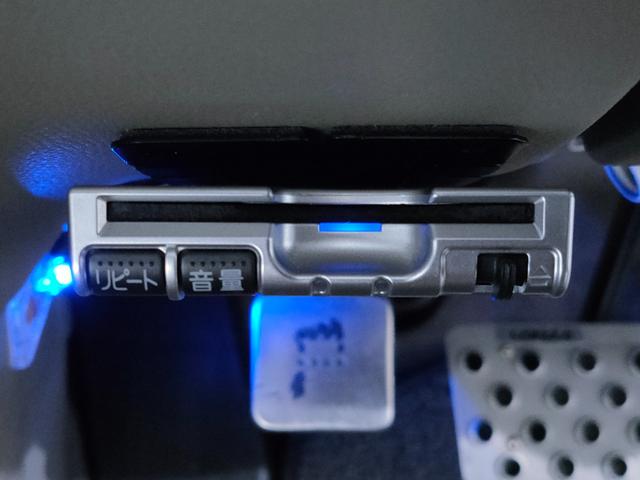 エブリイワゴン レザーセレクション　特別仕様車／ハーフレザーシート／両側パワースライドドア／ＨＤＤナビ／後席モニター／ＥＴＣ／追加スピーカー／サブウーハー／ＬＥＤヘッドライト／ＬＥＤフォグランプ／オートステップ／（52枚目）