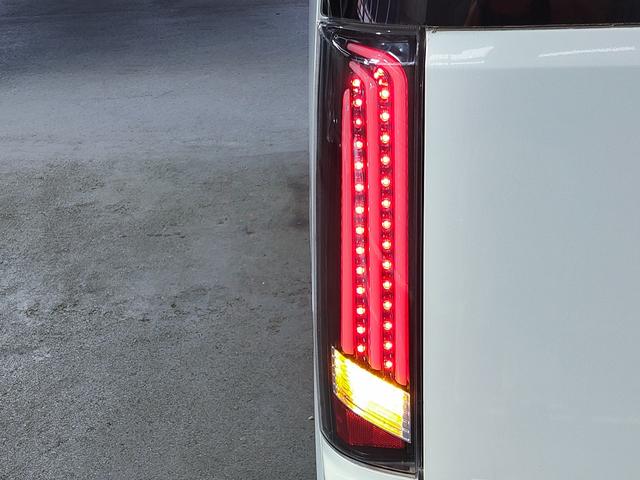 エブリイワゴン レザーセレクション　特別仕様車／ハーフレザーシート／両側パワースライドドア／ＨＤＤナビ／後席モニター／ＥＴＣ／追加スピーカー／サブウーハー／ＬＥＤヘッドライト／ＬＥＤフォグランプ／オートステップ／（60枚目）