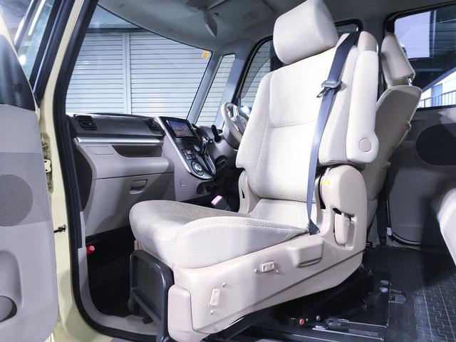 タント ウェルカムシートＸ　／助手席ターンリフト／ワンオーナー／純正ナビ／バックカメラ／パワースライドドア／１４インチ社外アルミホイール／プッシュスタート／スマートキー／オートエアコン／（6枚目）