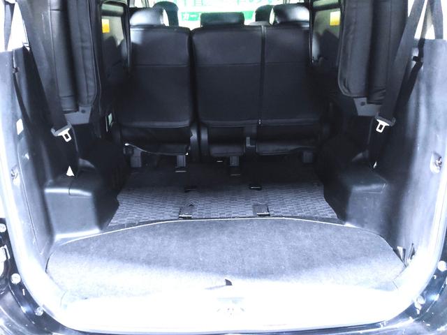 リヤシートは使い方に応じてアレンジ可能！