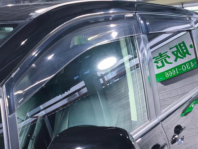 大型サイドバイザー装着！窓の上部を開けることで車内換気に役立ちます！