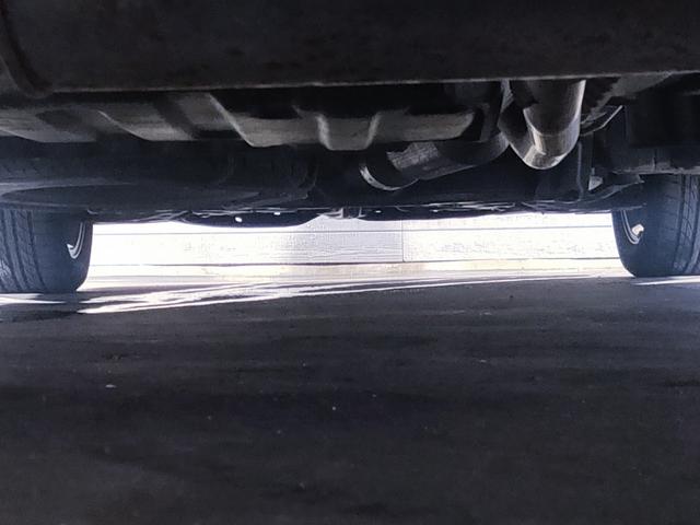 下廻りに気になるようなサビや損傷等はございません。