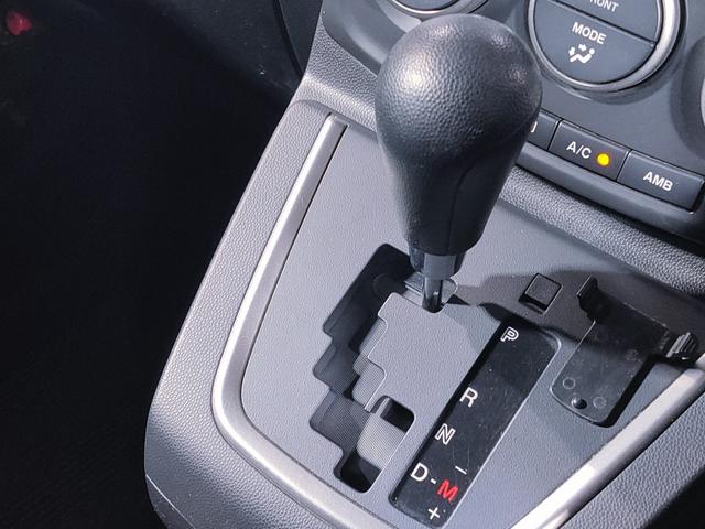 プレマシー ２０ＣＳ　禁煙車／地デジナビ／両側スライドドア／ＥＴＣ／７人乗り／フルオートエアコン／１５インチ社外アルミ（21枚目）