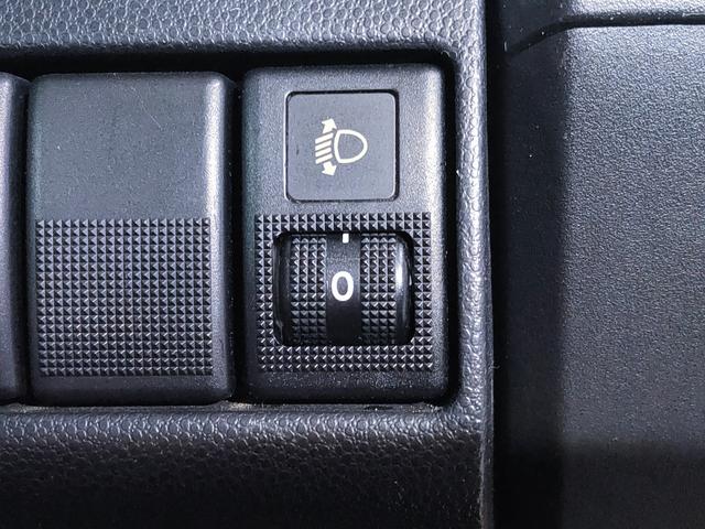 プレマシー ２０ＣＳ　禁煙車／地デジナビ／両側スライドドア／ＥＴＣ／７人乗り／フルオートエアコン／１５インチ社外アルミ（31枚目）