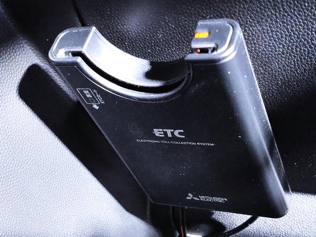プレマシー ２０ＣＳ　禁煙車／地デジナビ／両側スライドドア／ＥＴＣ／７人乗り／フルオートエアコン／１５インチ社外アルミ（33枚目）
