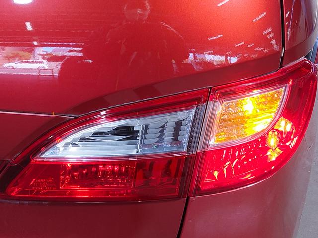 プレマシー ２０ＣＳ　禁煙車／地デジナビ／両側スライドドア／ＥＴＣ／７人乗り／フルオートエアコン／１５インチ社外アルミ（50枚目）