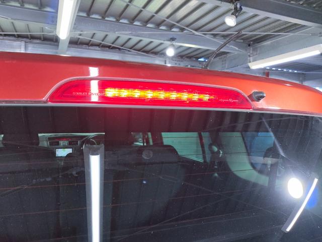 プレマシー ２０ＣＳ　禁煙車／地デジナビ／両側スライドドア／ＥＴＣ／７人乗り／フルオートエアコン／１５インチ社外アルミ（51枚目）