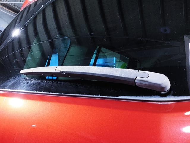 プレマシー ２０ＣＳ　禁煙車／地デジナビ／両側スライドドア／ＥＴＣ／７人乗り／フルオートエアコン／１５インチ社外アルミ（55枚目）