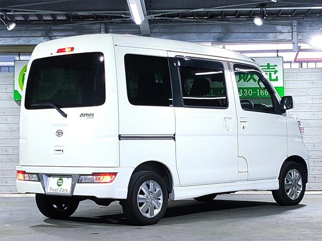 アトレーワゴン 　リヤシートリフトＳＡＩＩＩ／福祉車両／スマートアシスト／ハイルーフ／１３インチ純正アルミホイール／オートハイビーム／キーレス／ＣＤ／オートエアコン／取扱説明書／記録簿／（3枚目）