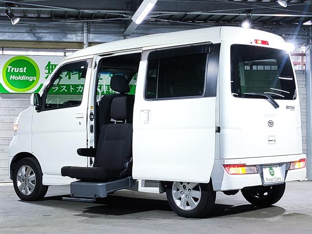 アトレーワゴン 　リヤシートリフトＳＡＩＩＩ／福祉車両／スマートアシスト／ハイルーフ／１３インチ純正アルミホイール／オートハイビーム／キーレス／ＣＤ／オートエアコン／取扱説明書／記録簿／（5枚目）