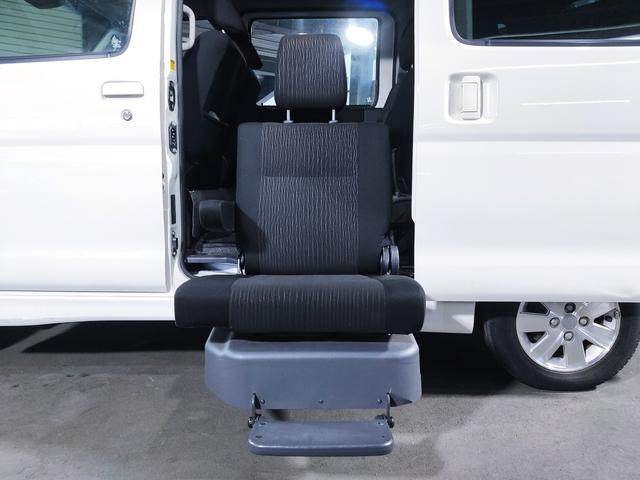 アトレーワゴン 　リヤシートリフトＳＡＩＩＩ／福祉車両／スマートアシスト／ハイルーフ／１３インチ純正アルミホイール／オートハイビーム／キーレス／ＣＤ／オートエアコン／取扱説明書／記録簿／（7枚目）