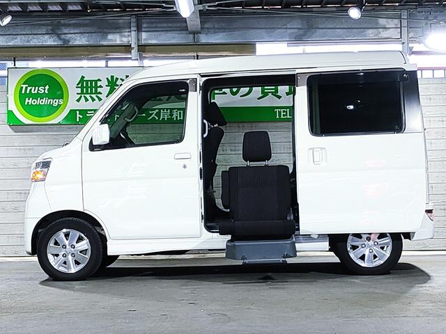 アトレーワゴン 　リヤシートリフトＳＡＩＩＩ／福祉車両／スマートアシスト／ハイルーフ／１３インチ純正アルミホイール／オートハイビーム／キーレス／ＣＤ／オートエアコン／取扱説明書／記録簿／（10枚目）
