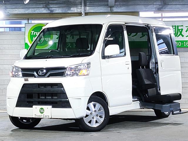 アトレーワゴン 　リヤシートリフトＳＡＩＩＩ／福祉車両／スマートアシスト／ハイルーフ／１３インチ純正アルミホイール／オートハイビーム／キーレス／ＣＤ／オートエアコン／取扱説明書／記録簿／（13枚目）