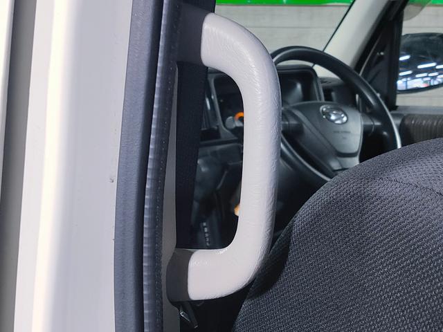 アトレーワゴン 　リヤシートリフトＳＡＩＩＩ／福祉車両／スマートアシスト／ハイルーフ／１３インチ純正アルミホイール／オートハイビーム／キーレス／ＣＤ／オートエアコン／取扱説明書／記録簿／（39枚目）