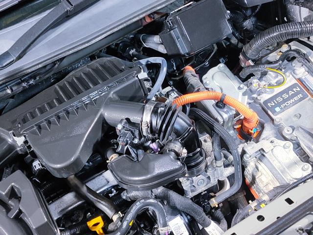 ノート Ｓ　ｅ－ＰＯＷＥＲ／禁煙／衝突軽減／社外ナビ／Ｂｒｕｅｔｏｏｔｈ対応／アラウンドビューモニター／バックカメラ／クリアランスソナー／プッシュスタート／スマートキー／オートエアコン／オートライト／ＥＴＣ／（68枚目）