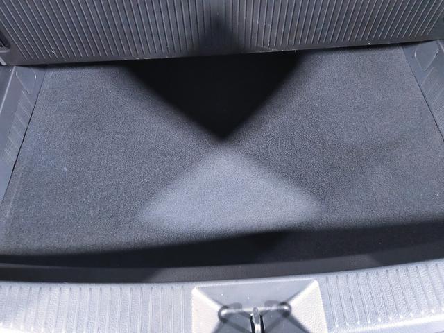 収納に便利なラゲッジアンダートレイ！