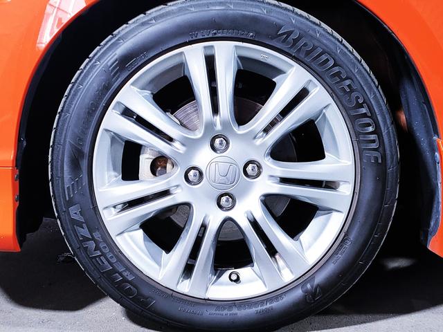 フィット ＲＳ　６ＭＴ後期型／Ｊ’ｓＲＡＣＩＮＧフルチタンマフラー／ＢＬＩＴＺ車高調ＤＡＭＰＥＲＺＺ－Ｒ／無限リアスポイラー／社外シフトノブ／Ｂｌｕｅｔｏｏｔｈ／ＵＳＢ／前後ドラレコ／ＥＴＣ／禁煙車（63枚目）