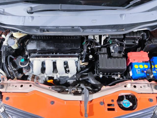 フィット ＲＳ　６ＭＴ後期型／Ｊ’ｓＲＡＣＩＮＧフルチタンマフラー／ＢＬＩＴＺ車高調ＤＡＭＰＥＲＺＺ－Ｒ／無限リアスポイラー／社外シフトノブ／Ｂｌｕｅｔｏｏｔｈ／ＵＳＢ／前後ドラレコ／ＥＴＣ／禁煙車（66枚目）