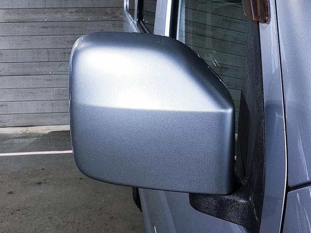 �{�f�B���F�̓d���i�[�h�A�~���[�I