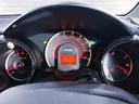 スポーティーな３連メーターパネル！