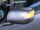 ボディ同色のウインカー付き電動格納ドアミラー！