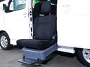 アトレーワゴン 　リヤシートリフトＳＡＩＩＩ／福祉車両／スマートアシスト／ハイルーフ／１３インチ純正アルミホイール／オートハイビーム／キーレス／ＣＤ／オートエアコン／取扱説明書／記録簿／（6枚目）