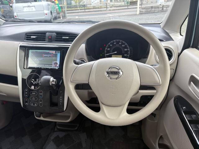 デイズ Ｘ　社外メモリーナビ　フルセグＴＶ　全方向カメラ　ブルーツゥース対応ナビ　ＥＴＣ車載器　スマートキー　Ｐスタート　アイドリングストップ　横滑り防止装置　オート電格ミラー　エマージェンシーブレーキ（8枚目）